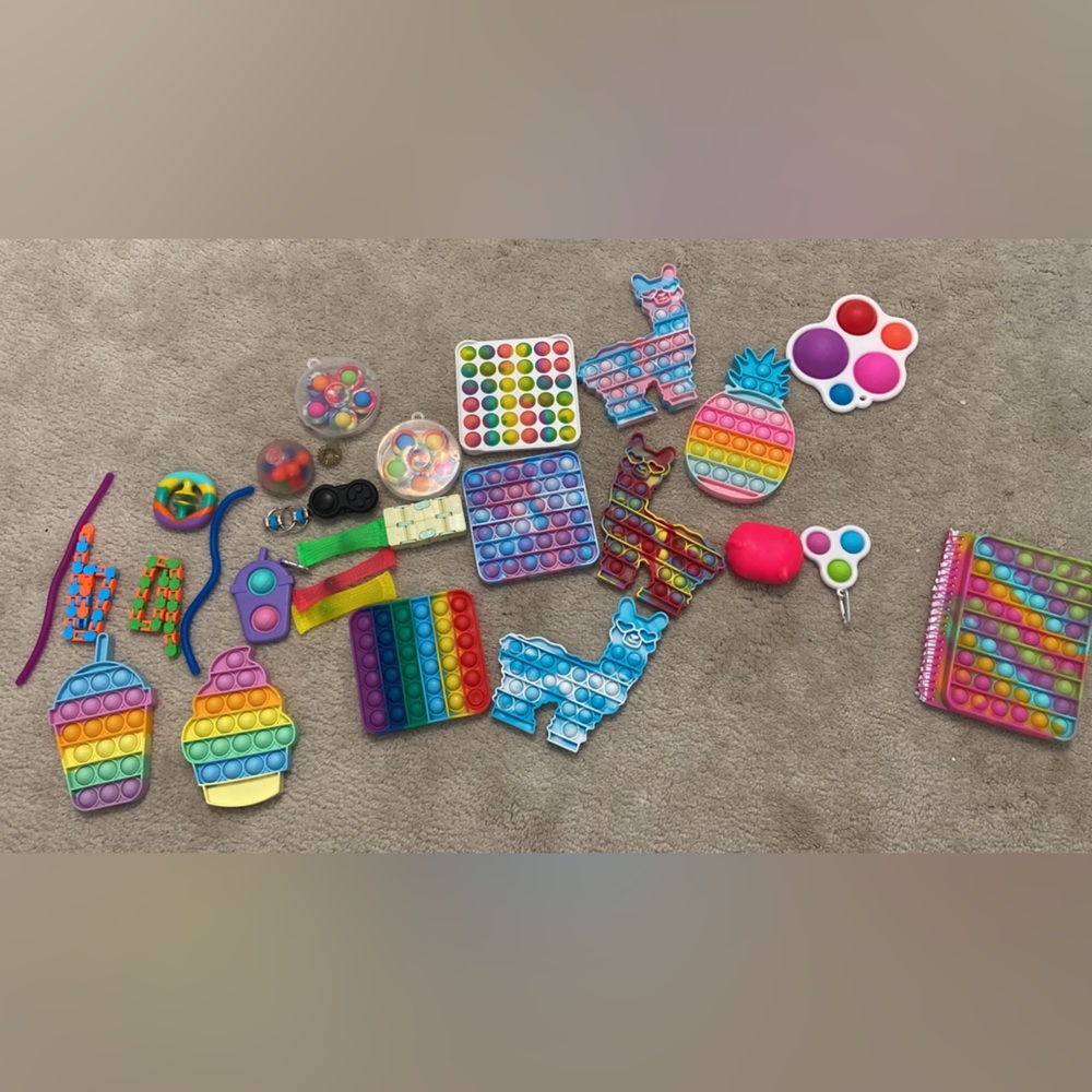 28 FIDGETS IN A SET!!! Rare finds